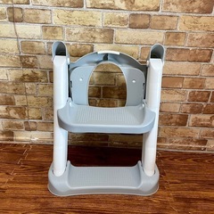 補助便座　ステップあり　未使用の替えシート付きの画像