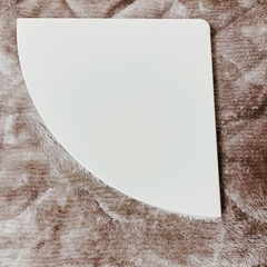 画鋲でさすインテリアとレンジフードにかけるフックの画像