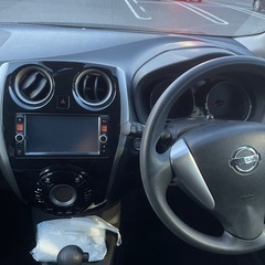 平成27年日産ノート　低走行36000km  車検満タン2年2028年3月　全方位カメラ　不具合なし絶好調　キ2個の画像