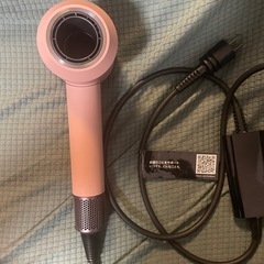 ダイソン　ドライヤー　ピンクの画像