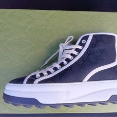 （現在7人）GUCCIスニーカー26センチの画像