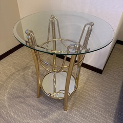 ガラステーブルの画像