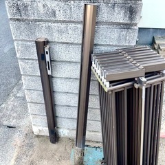 片開き アコーディオン門扉の画像