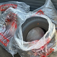 ハイエース新車外しタイヤ4本セットの画像