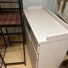 ガスコンロ、食器棚、ラック2品の画像