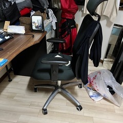 3/10まで　大きい学習机と学習チェアセット　　の画像