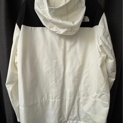 ノースフェイスマウンテンジャケットLの画像