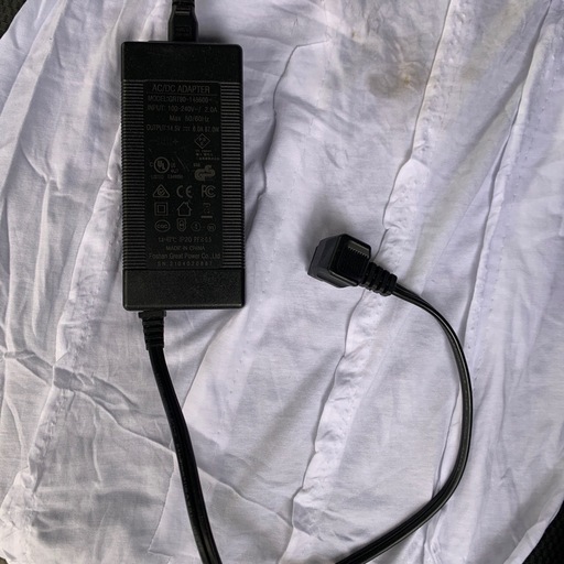 LIVZA ポータブル冷蔵庫 9L 車載対応 DC12V/24V