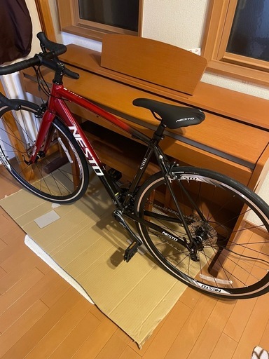 NESTOのALTERNAの赤色で500のサイズです