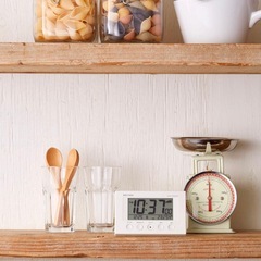 新品　RHYTHM 置き時計　の画像