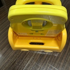 イエロー ベビーバスチェア　アップリカの画像