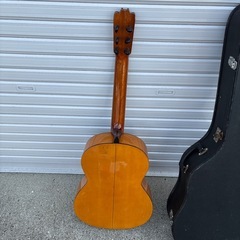 ギター(ケース付き)の画像