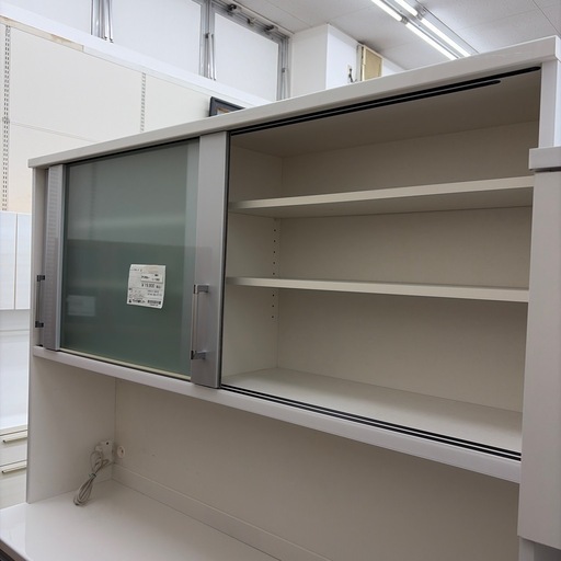 リユースのサカイ東金店 レンジボード ※右後木口割れ補修済み、中央引き出し背面2箇所割れあり TJ17955
