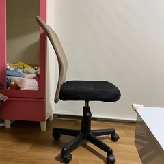 オフィスチェア メッシュ 茶色の画像