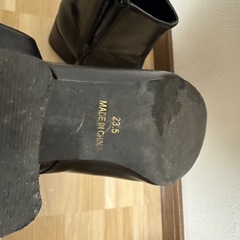 ショートブーツ
の画像