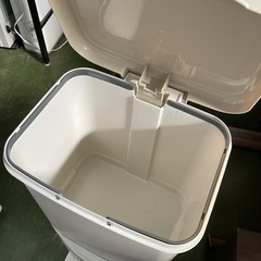 2段分別ゴミ箱　ペダルペール　中古の画像