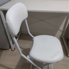 机+椅子の画像