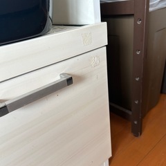 カップボード　食器棚　引き戸タイプ
の画像