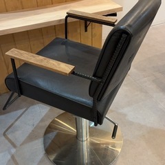 【早い者勝ち】美容室　大広スタイリングチェア　RETRO S　4脚の画像