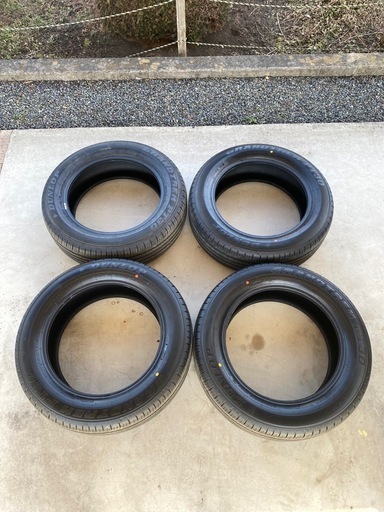 ダンロップGRANDTREK 225/60R18 4本
