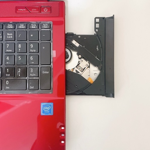 【美品】NEC LAVIE ラビィ ノートパソコン 赤 レッド Windows11 SSD
