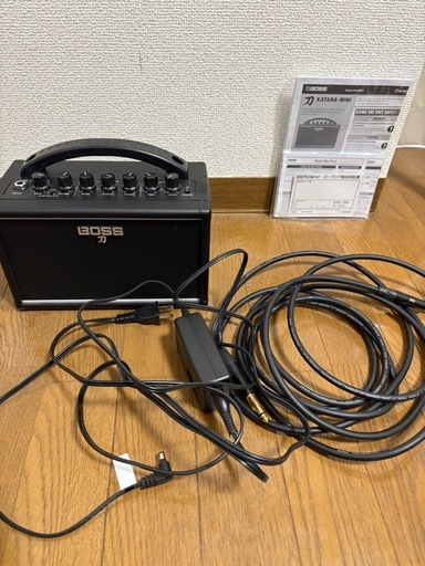 【美品】BOSS/KATANA-MINアンプ（シールド付き）