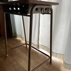 学校机と椅子セットの画像