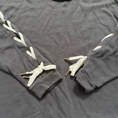 リボン付きグレー  トレーナー   🩶の画像