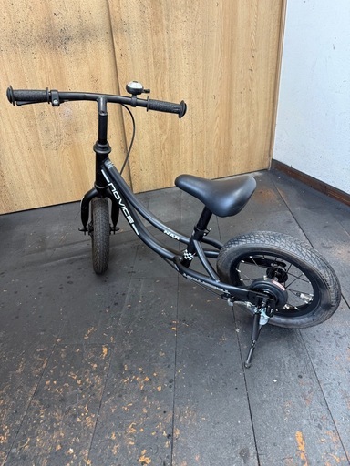 中古車　幼児用　キックバイク NOVICE　12インチ　美品