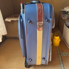 キャリーケース　
旅行用カートの画像