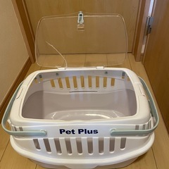 ペットキャリー　ヒビありますの画像