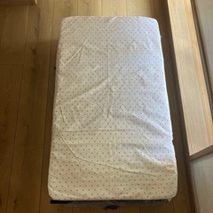 ベビーベッド　可動式　移動　コンパクト　出産準備の画像