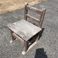 学校の椅子の画像