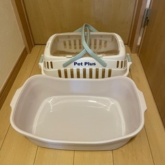 ペットキャリー　ヒビありますの画像