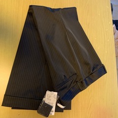 レディーススーツの画像