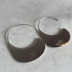 新品/CELINE シルバーピアスの画像