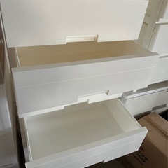 7段収納棚の画像