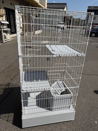 【値下げしました！】猫ケージ トイレ付き 3段 引き出し付き 収納 トイレ一体型. 付属品付き　0429-014