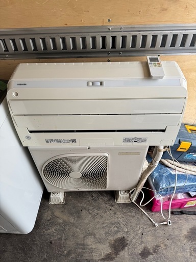 東芝ルームエアコン21年製2.2kw