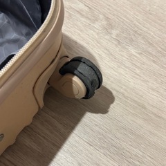 キャリーケース　Mサイズ(2〜3泊分) コーラルピンク　の画像