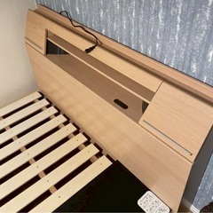 【受け渡し者決定済】ダブルベッド 収納・コンセント付きフレーム ＆ デュアルポケットマットレス(2020年購入)の画像