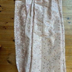 カーテン　ピンクの画像