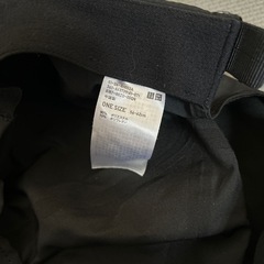 ユニクロ  帽子 黒の画像