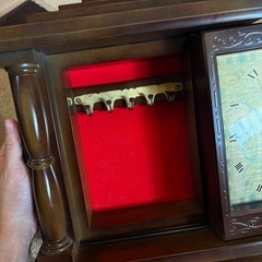 レトロな時計キーボックスの画像