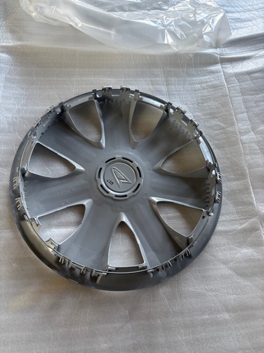 13インチホイールキャップ新品４個　ダイハツ