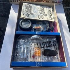 1/6 タミヤ　ホンダCB750FOUR プラモデル　ジャンクの画像