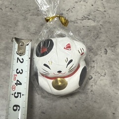 招き猫風置物の画像