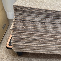 ✨美品✨タイルカーペットの画像