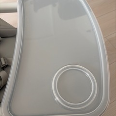 【1回使用のほぼ新品】[First.B] 折畳式ベビーローチェアの画像