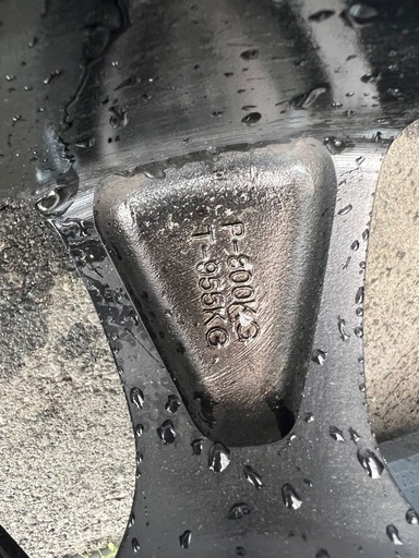 215/60R17  アルミホイール　スタッドレスタイヤ　４本セット　ハイエースなど  使用期間１ヶ月 ほぼ未使用  着払い（送料は）
